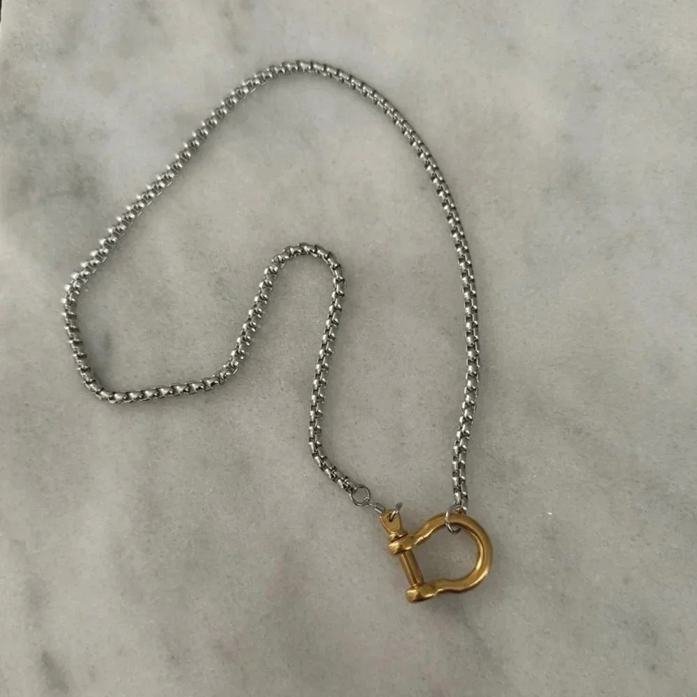 COPY - COPY - COPY - Gold Chain Two Tone Silver Horse Bit Chunky Charm Clasp Ca… - Picture 2 of 4